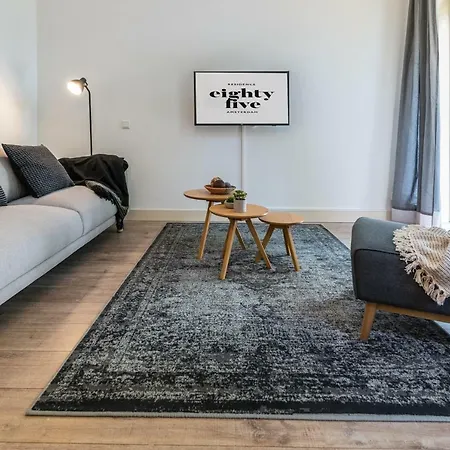 85 Apartment
